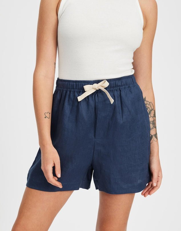 9878 Navy Pocket Detailed Short
