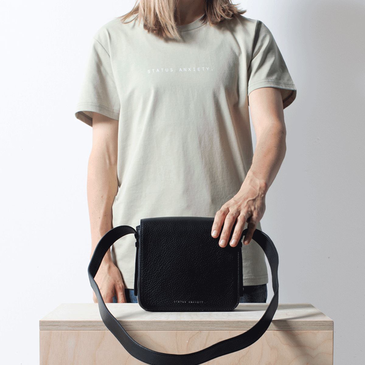 Want to believe Bag // Black croc ~ Status Anxiety ~